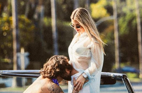 MALUMA COMPARTE LAS PRIMERAS FOTOS DEL EMBARAZO DE SU NOVIA SUSANA GÓMEZ –  Digital 94.9 FM